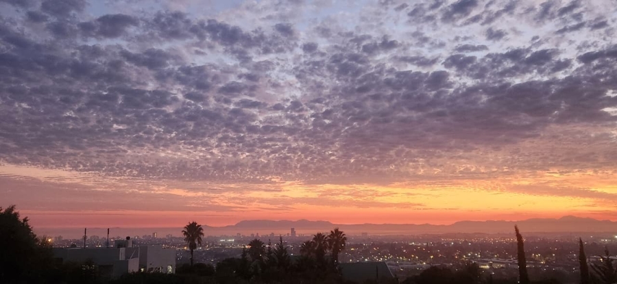 5 Bedroom Property for Sale in Rome Glen Western Cape